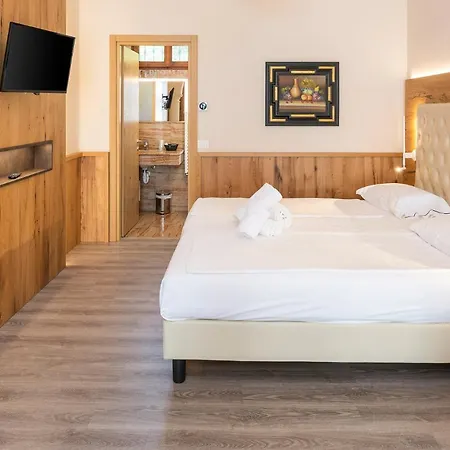 Du Parc Hotel 4*