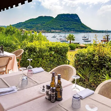 Du Parc Hotel 4*