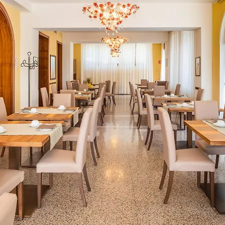 Du Parc 4*