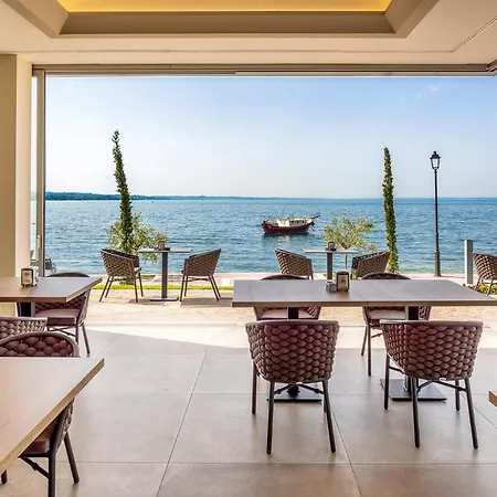 Hotel Du Parc 4*