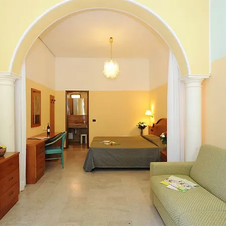 Du Parc Hotel 4*