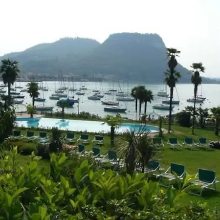 Hotel Du Parc 4*