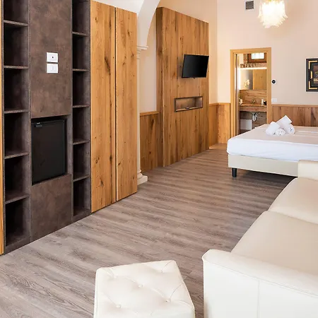 Du Parc 4*