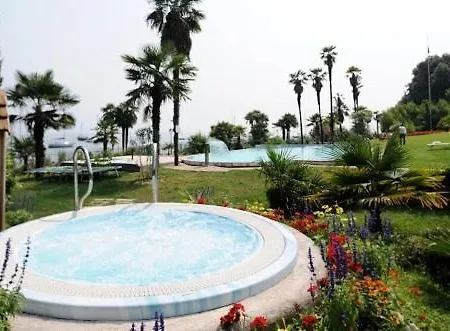 ホテル Du Parc ガルダ