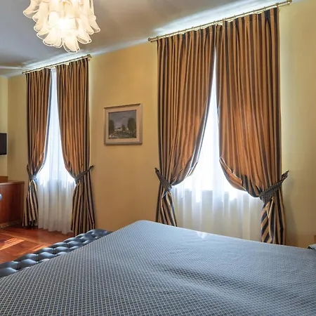 Отель Du Parc 4*